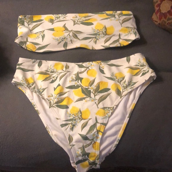 Lemon bikini set - Picture 1 of 3